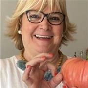 Profesora de cocina creativa, divertida y sorprendente! Devora tu mesa… tus platos y disfruta de excelentes platos originales para tus invitados!